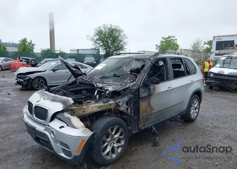 2011 BMW X5 xDrive35I/xDrive35I Premium/xDrive35I Sport Activity z USA, uszkodzony, nr VIN 5UXZV4C55BL410705